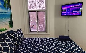 Tv + Netflix / High Speed Internet / Room C