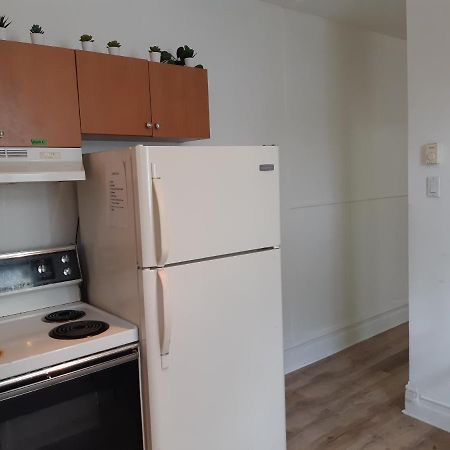 Tv + Netflix / High Speed Internet / Room C Montreal Exterior photo