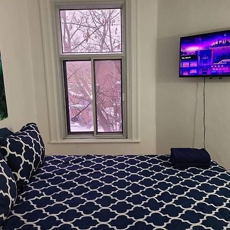 Tv + Netflix / High Speed Internet / Room C Montreal Exterior photo