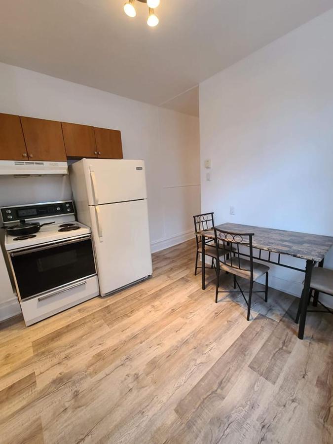 Tv + Netflix / High Speed Internet / Room C Montreal Exterior photo